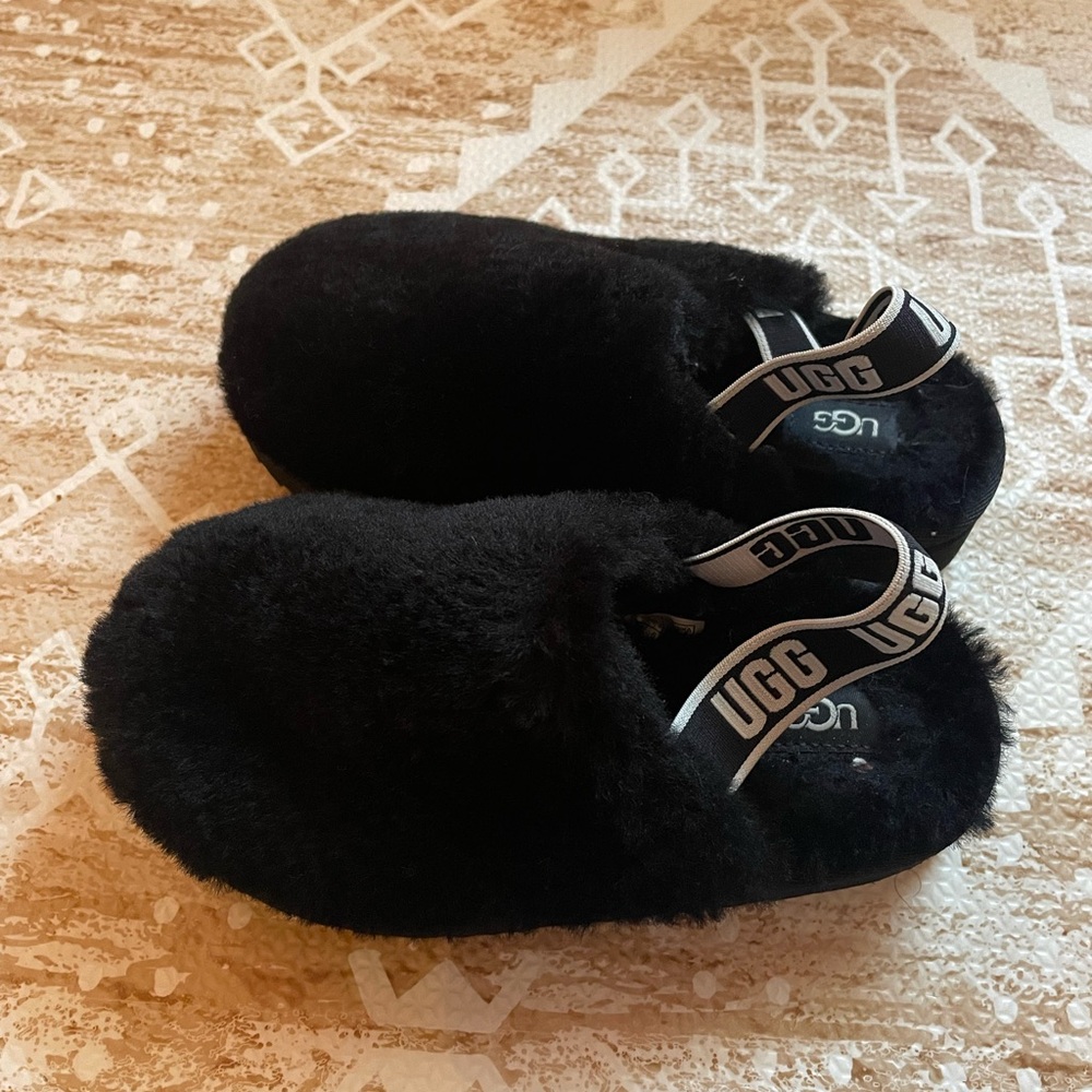 Ugg fluffy Slippers